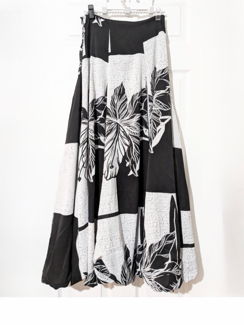 Commense Bud Waist Side-Zipper Midi Skirt - Picture 8 of 14